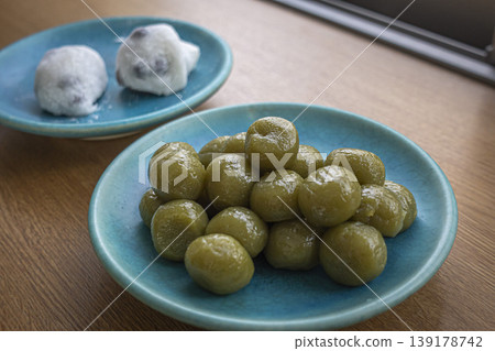 Tea dumplings, Uji tea, dumplings, Japanese sweets Tea dumplings, Uji tea, dumplings, Japanese sweets 139178742