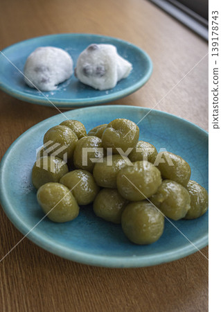 Tea dumplings, Uji tea, dumplings, Japanese sweets Tea dumplings, Uji tea, dumplings, Japanese sweets 139178743