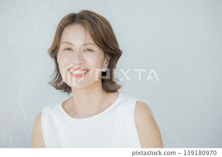 40多歲的女性 40多歲的女性 139180970
