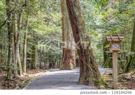Takihara Shrine 139184206