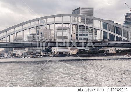從東京都市觀光船上看到的東京景色 從東京都市觀光船上看到的東京景色 139184641