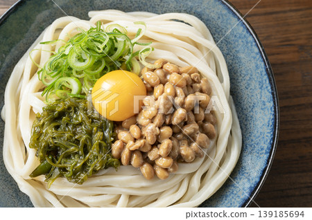 Sticky Udon Noodles with Mekabu Seaweed Sticky Udon Noodles with Mekabu Seaweed 139185694
