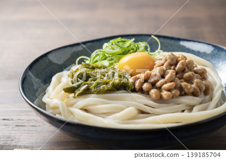 Sticky Udon Noodles with Mekabu Seaweed Sticky Udon Noodles with Mekabu Seaweed 139185704