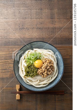 Sticky Udon Noodles with Mekabu Seaweed Sticky Udon Noodles with Mekabu Seaweed 139185706