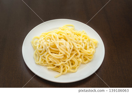Boiled extra-thick Chinese noodles Boiled extra-thick Chinese noodles 139186063