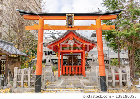 大將軍神社、東三座神社、神社內有：荒熊稻荷神社（平安京東部守護神）、藤原兼家神社 139186353