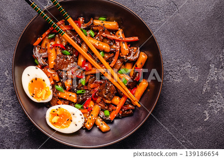 Tteokbokki ,Spicy Stir fried Rice Cake. 139186654
