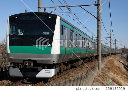 E233系列7000系列列車126次運行於川越線的栃大路至南古谷之間。 139186919