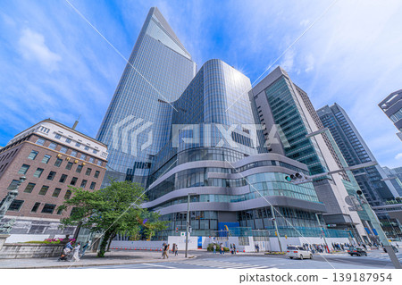 新舊東京 Midtown Nihonbashi（在建）與原野村證券總部大樓的比較[東京中央區] 139187954