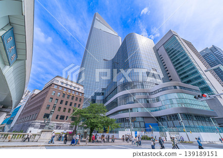 東京 Midtown Nihonbashi（正在建造）、日本橋橋牌匾和原野村證券大樓 [東京中央區] 139189151