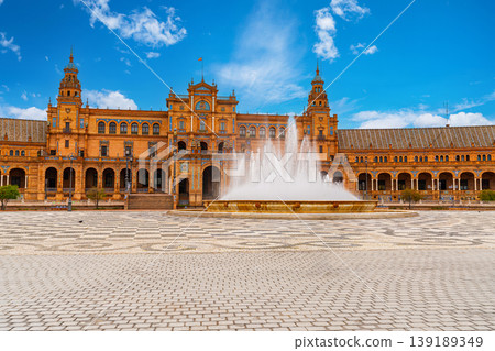 The stunning Plaza de Espana, Seville 139189349