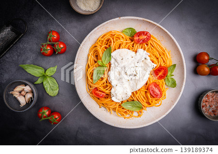Pasta spaghetti with burrata and tomatoes 139189374