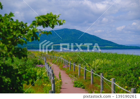 【北海道】北海道露營地的景色，廣闊的自然景觀在此展開。 139190261