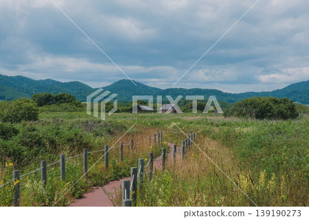 【北海道】北海道露營地的景色,廣闊的自然景觀在此展開。 【北海道】北海道露營地的景色,廣闊的自然景觀在此展開。 139190273
