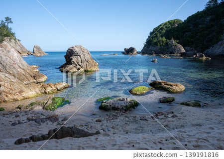 The beautiful ocean scenery of Uradome Coast in Tottori Prefecture, Japan The beautiful ocean scenery of Uradome Coast in Tottori Prefecture, Japan 139191816