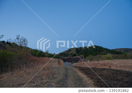 日本兵庫縣上野山高原美麗的春日景色。 日本兵庫縣上野山高原美麗的春日景色。 139191862
