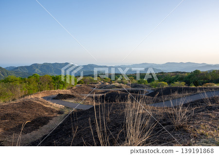日本兵庫縣上野山高原美麗的春日景色。 日本兵庫縣上野山高原美麗的春日景色。 139191868