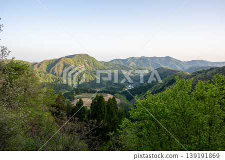 A very beautiful spring scene in Kaminoyama Plateau, Hyogo Prefecture, Japan. A very beautiful spring scene in Kaminoyama Plateau, Hyogo Prefecture, Japan. 139191869