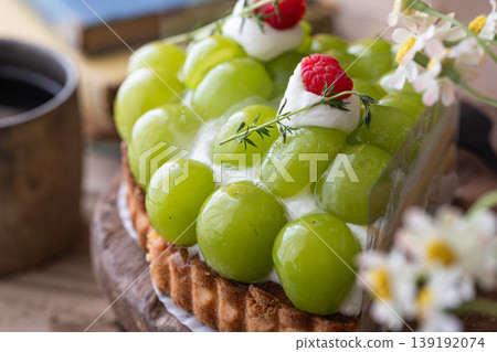colorful fruit tart colorful fruit tart 139192074