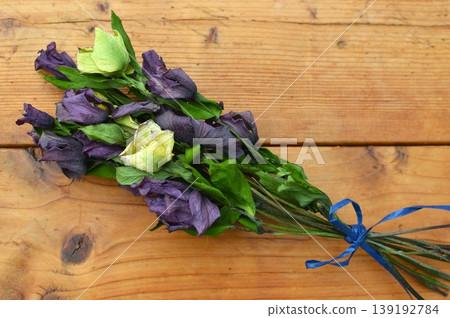 聖誕玫瑰乾花花束 139192784