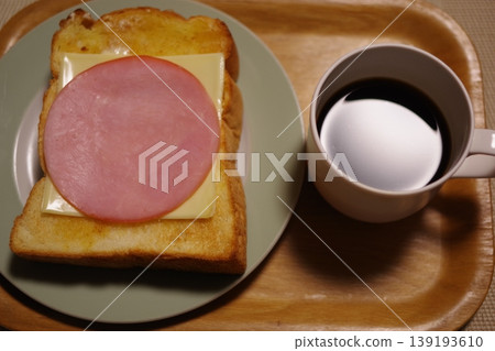 Toast and coffee breakfast Toast and coffee breakfast 139193610