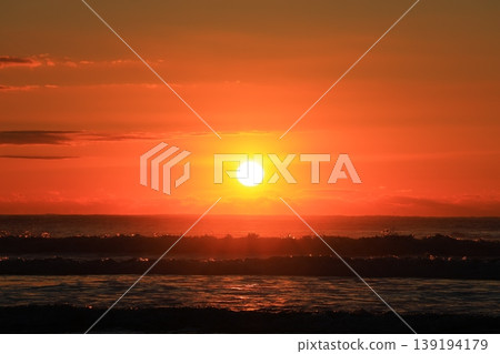 The beautiful sunrise over Kujukuri Beach The beautiful sunrise over Kujukuri Beach 139194179