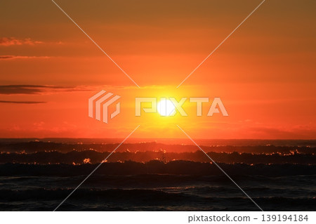 The beautiful sunrise over Kujukuri Beach The beautiful sunrise over Kujukuri Beach 139194184