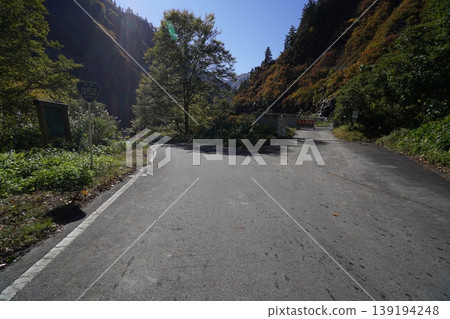 National Route 352, running along the shore of Lake Okutadami, near the Amaike Bridge over the Nakanomata River, October 30, 2025. National Route 352, running along the shore of Lake Okutadami, near the Amaike Bridge over the Nakanomata River, October 30, 2025. 139194248