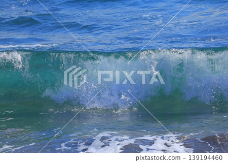 洶湧的波浪 洶湧的波浪 139194460