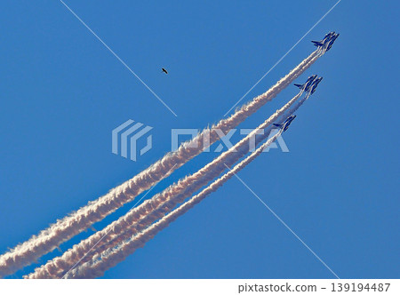 Blue Impulse flying while leaving a contrail, and birds Blue Impulse flying while leaving a contrail, and birds 139194487
