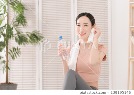 婦女補充水合作用 婦女補充水合作用 139195146