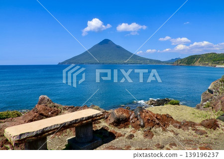 從長崎花岬和開門山眺望(鹿兒島縣指宿市) 從長崎花岬和開門山眺望(鹿兒島縣指宿市) 139196237