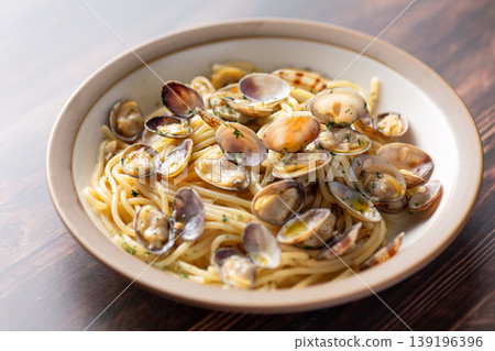 Clam Vongole Bianco Pasta Clam Vongole Bianco Pasta 139196396