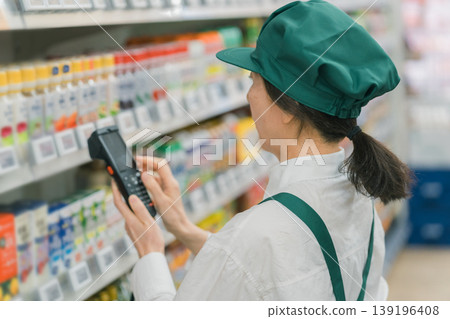 supermarket, senior, salesperson 139196408