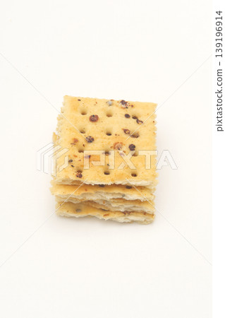 biscuits, cracker, cookies 139196914