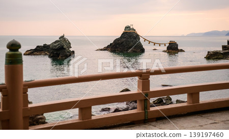 三重縣二見浦市寧靜的清晨 三重縣二見浦市寧靜的清晨 139197460