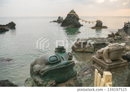 Futami Okitama Shrine in the morning: Futami Frog and Meoto Iwa (Married Couple Rocks), Mie Prefecture 139197525