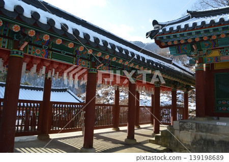 韓國春川清平寺:嚴冬景象。 韓國春川清平寺:嚴冬景象。 139198689