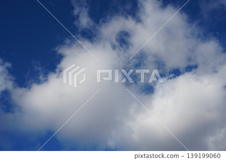 藍天和白色雲彩 藍天和白色雲彩 139199060