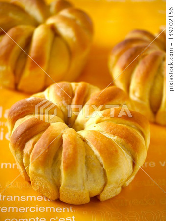 Pumpkin Crown Bread (Close-up) Pumpkin Crown Bread (Close-up) 139202156