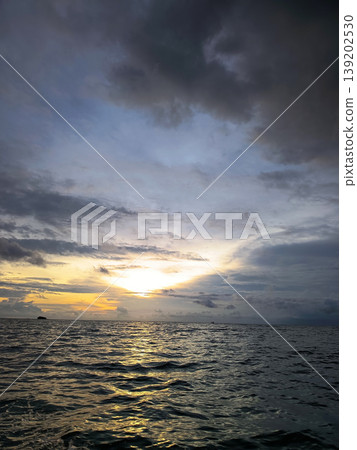 Sunset View at Sea with Dramatic Sky Sunset View at Sea with Dramatic Sky 139202530