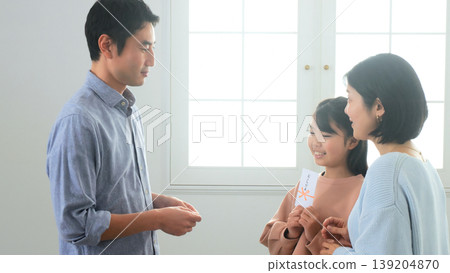 New Year's money relatives family image 139204870