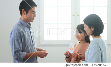 New Year's money relatives family image 139204872