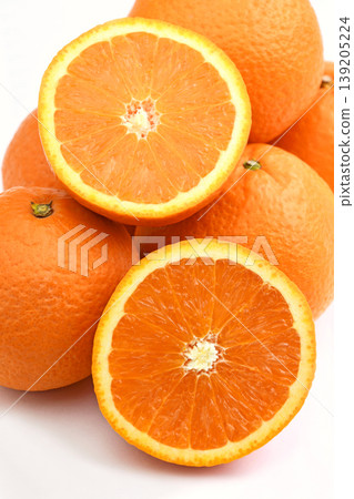 Citrus fruit (Kiyomi tangor) Citrus fruit (Kiyomi tangor) 139205224