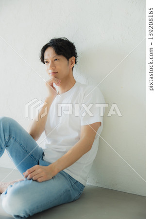 關心自己皮膚的年輕人 139208165