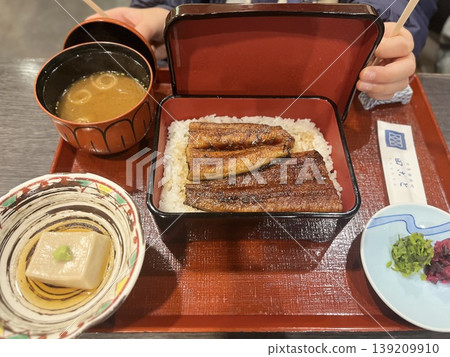 Japanese eel rice 139209910