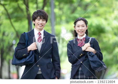 高中生;在校高中生 高中生;在校高中生 139211604