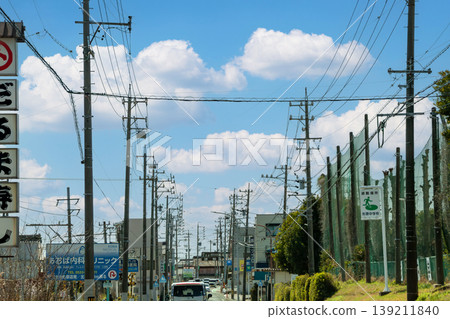 都市地區電線桿眾多 都市地區電線桿眾多 139211840