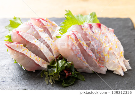 Delicious threadfin bream sashimi 139212336