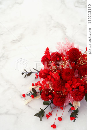紅色花束（大理石背景） 139213180